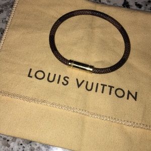 Louis vuttion leather braclet brown check print